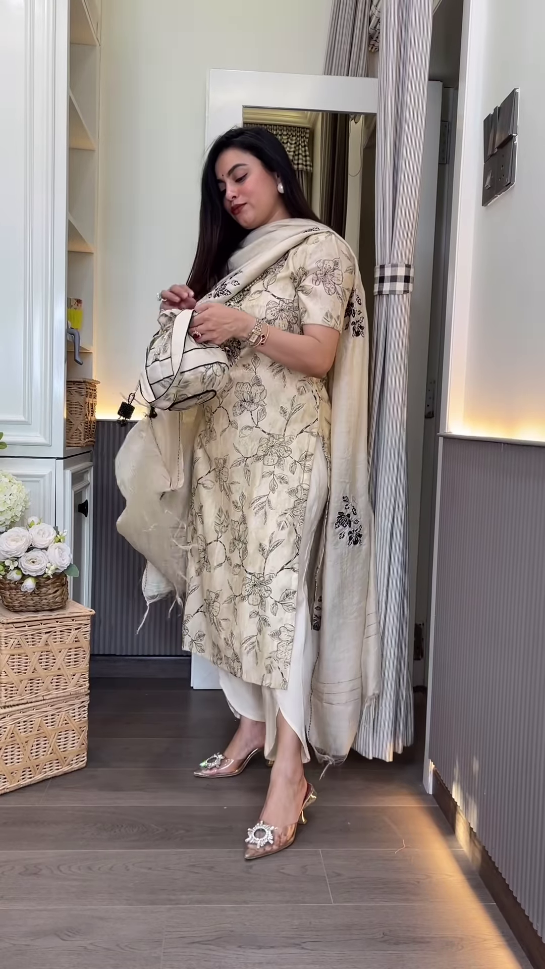 Timeless Off-White Floral Printed Kurta Set – Summer Ethnic Elegance